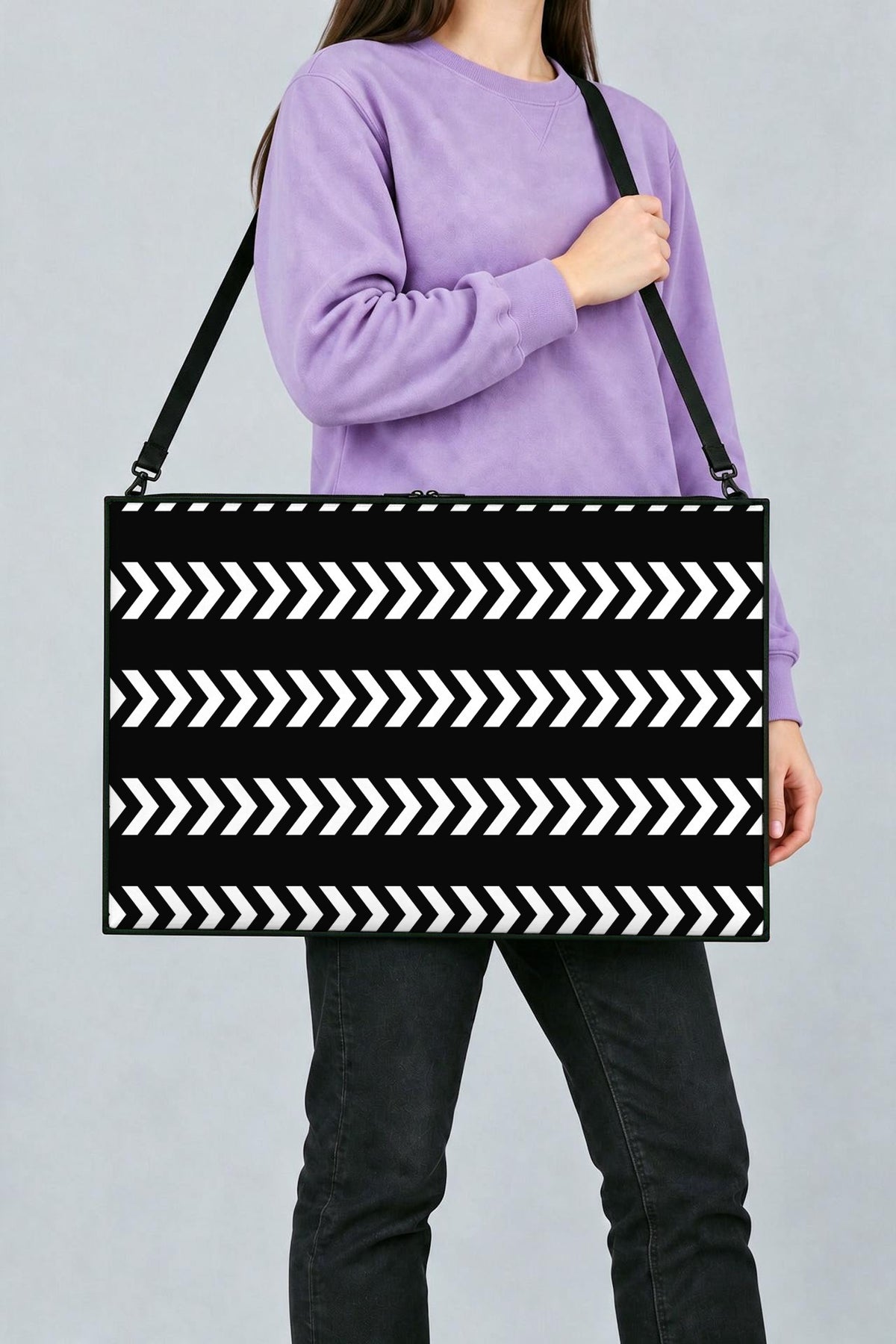 Arrow Black-White Art Bag