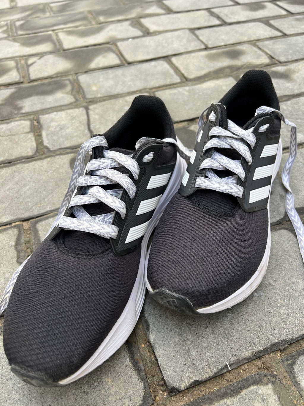 Grey-White Arrows Shoe Laces